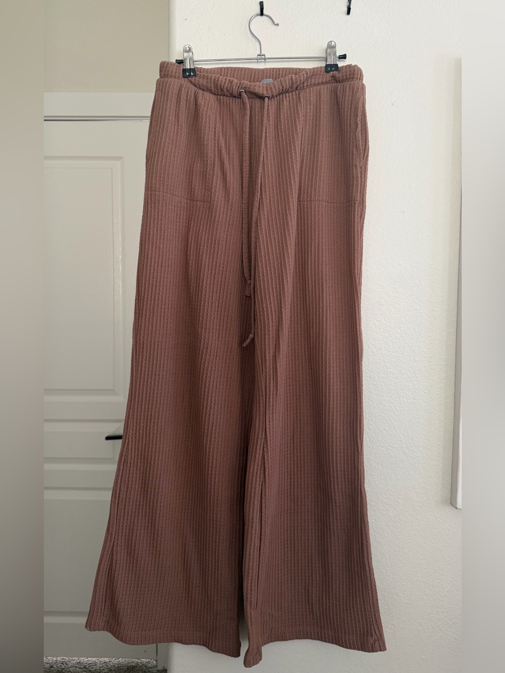 Tilly's Wide-Leg Ribbed Knit Pants in Mauve Brown